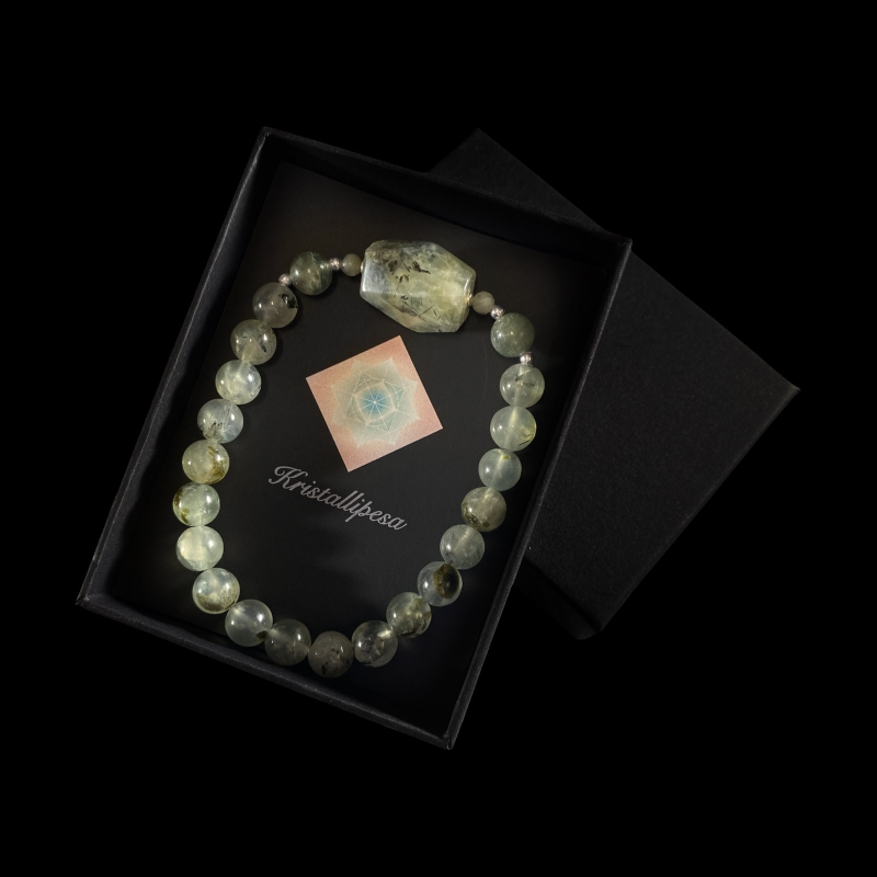 Disainkäevõru_Preniit epidoodiga, roheline apatiit, smaragd _2002007157.2.PNG