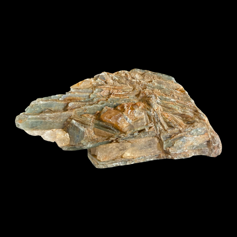 Lihvimata kristall_roheline küaniit_1001019996.2.PNG