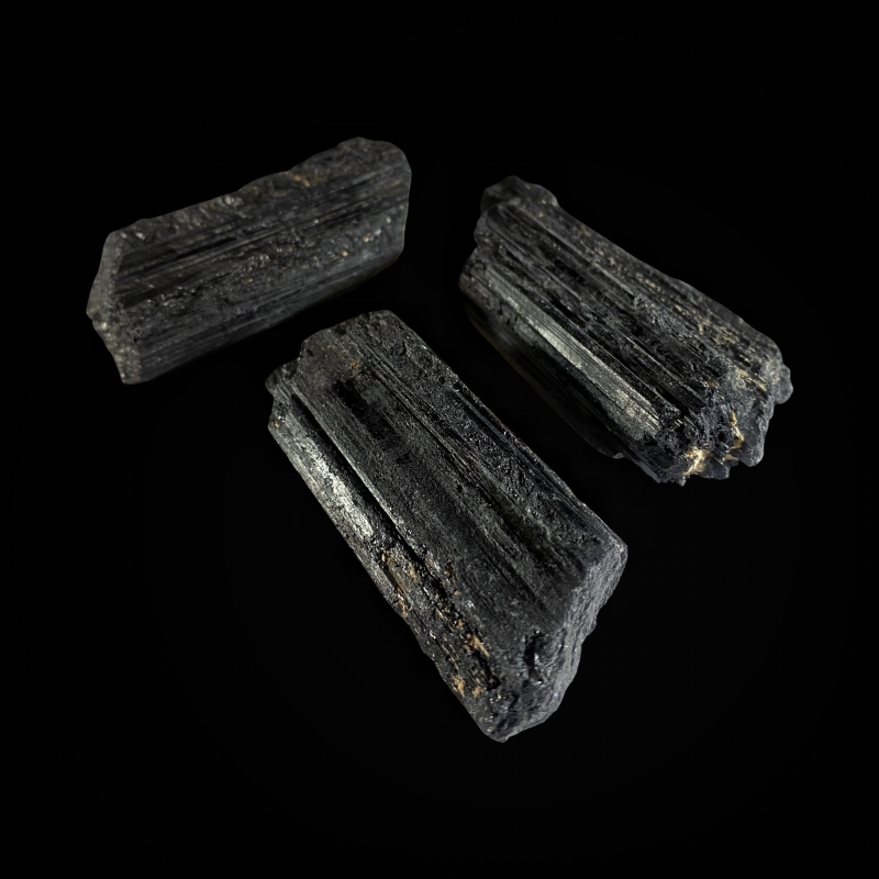 Lihvimata kristall_turmaliin_1001019977.3.PNG