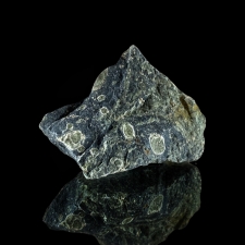 Väike lihvimata kristall - eldariit (kambaba jaspis)