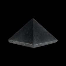 Püramiid - šungiit